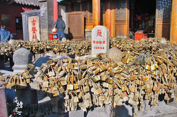 泰山海拔多少米为何被称为五岳之首,泰山也不高为啥这么出名 泰山海拔多少米为何被称为五岳之首,泰山也不高为啥这么出名