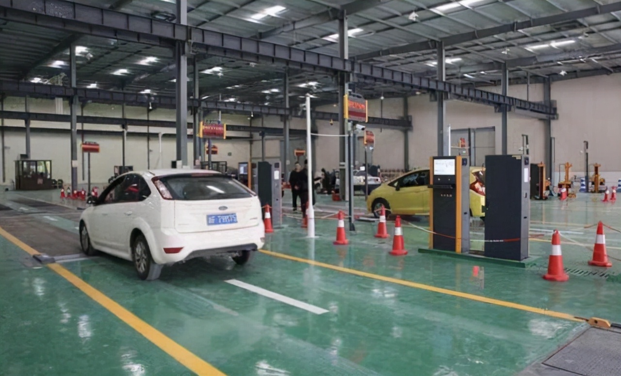 年检需要什么资料，汽车年检需要哪些资料