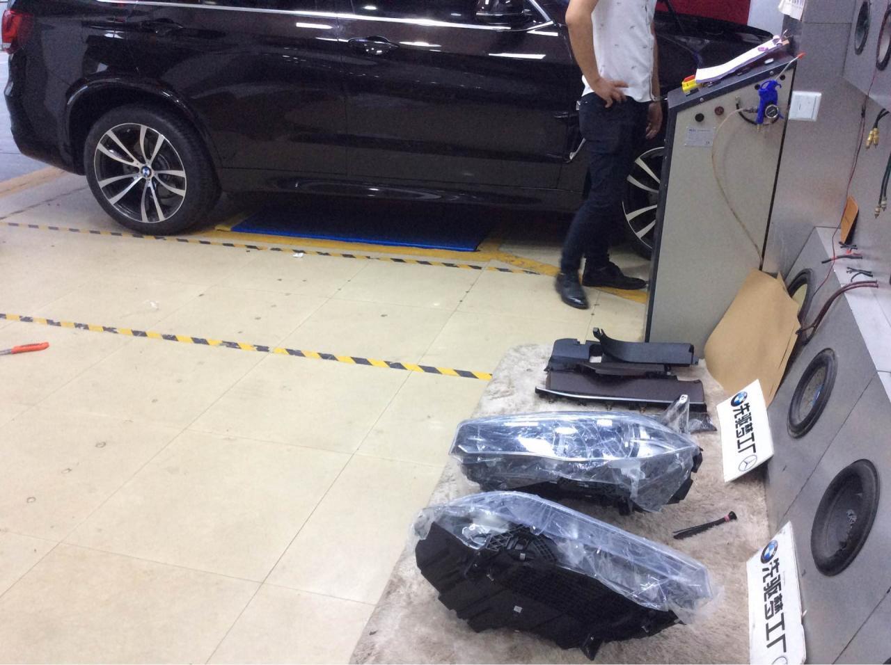 宝马X5e53隋动大灯怎么开，宝马5系随动大灯怎么样