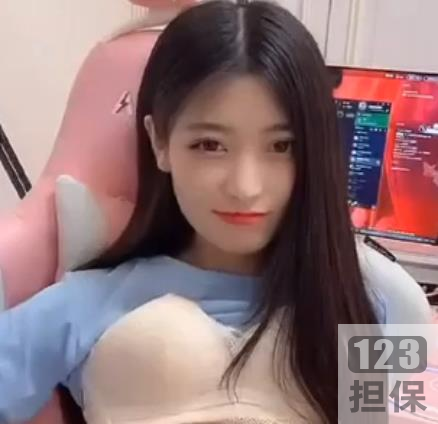 抖音清纯网红《月月大小姐姐》自我安慰截屏