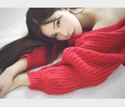 微博红人八卦大揭秘，泳装短裙玉腿黑丝内裤呐喊视频大放送