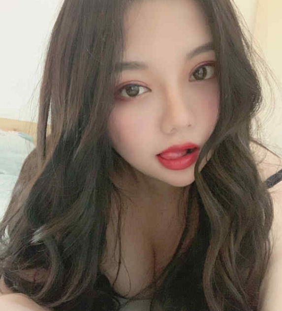 推特博主巨巨车头灯视频,肉肉胖胖美女减肥