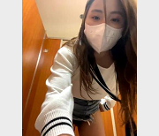 男厕主播资源合集21V-8.5G，Love-Lynn火爆商场楼梯间秀，停更前必看