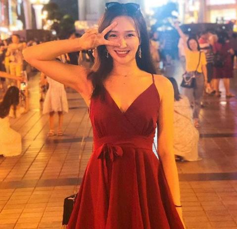 甜美少妇橙子：YD值爆表，多人运动颜值身材不容错过