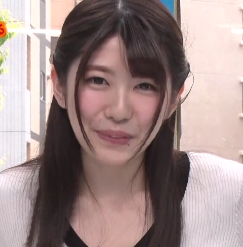 美腿妹子在AI面试中围观