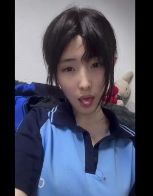 抖音网红18V-549M：外表清纯颜值惊人，身材完美学生身份备受关注