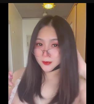 bang专属TS视频-快乐生活，巨胖臀人造边缘，光头仔的专属世界