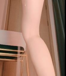 小萝L高C-P水-水特别多视频剪辑，身材玲珑娇小P得有点凶，高能P潮画面，时长18分钟，下载观看作者自拍