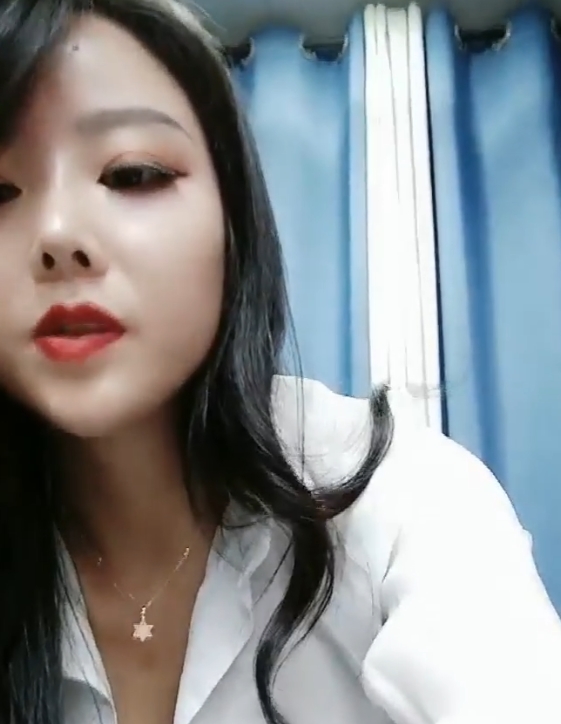 苏妲己高颜值户外自拍视频合集：41个视频，25GB大小