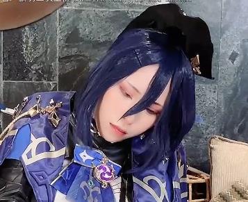 Tokar：8月最新视频，3V-2.8G，COS博主自拍，死鱼脸福利姬，棒棒糖人气，手套修下水道