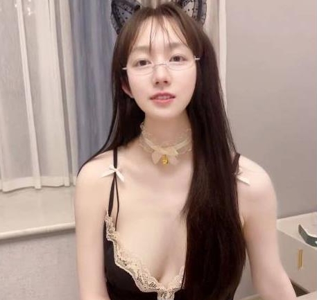 抖音小网红小坦克合集21V600M：青春活力，阳光温暖