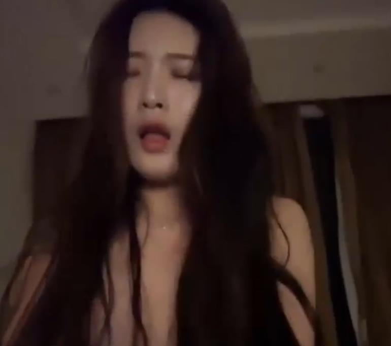 抖音网红赵一菲私密视频曝光！知情人士爆料土豪哥包养细节，16段视频总大小2.8G！