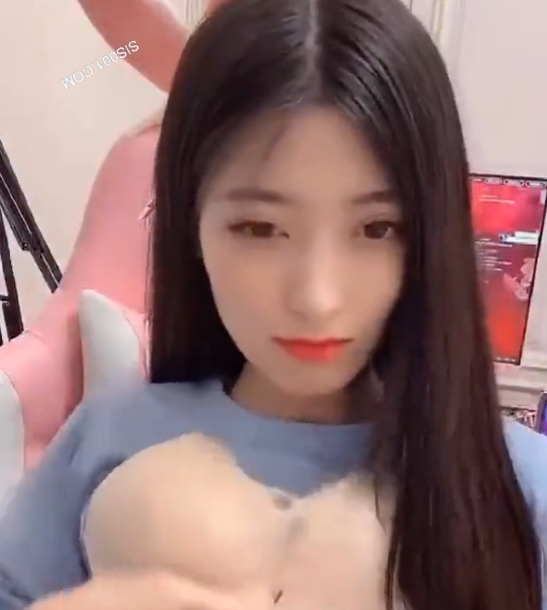 人们看到了一个充满坚毅和勇气的英雄。这样一部视频，必定会成为许多玩家的珍贵收藏，让他们时刻激励自己，勇往直前。