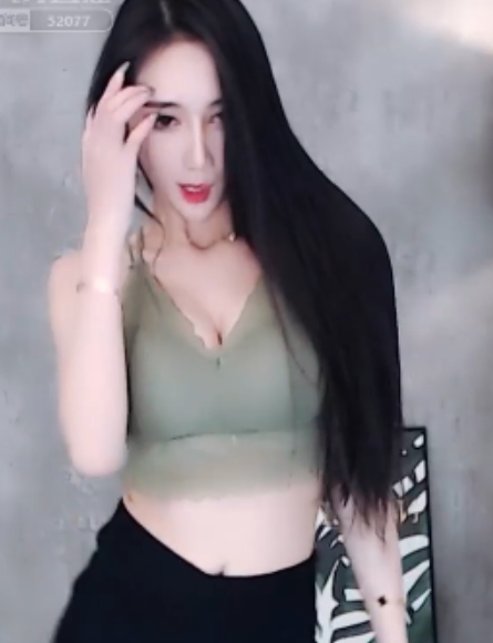 虎牙车老板AI热舞软件:一键去衣,价格公道,更新不停