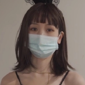 黑丝袜兔女郎学生学姐进入后推车,1V749M百度盘视频