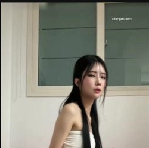 韩国反差女神尹公主F~S自娱自乐潮P大神自拍视频5V-613M