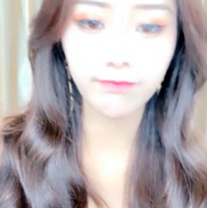 熊猫TV人气主播雪妮维雅妮，收藏34个视频，百度搜索量高达115