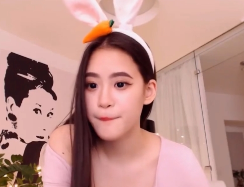 东南亚浮力姬LiChangOnlyFans合集：清纯美女欧美风格，高人气美女闺蜜双倍浮力