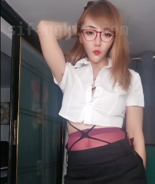 万粉主播陈小魔：挑战尺度美颜身材火爆，禁忌伦理自嗨秀视频集锦