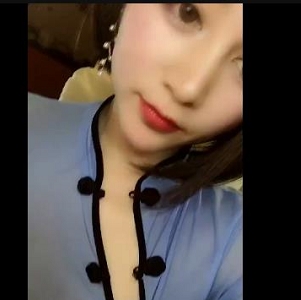 YSL甜甜定制：神秘美女身材尽显，21个视频204兆，半脸真容引人瞩目