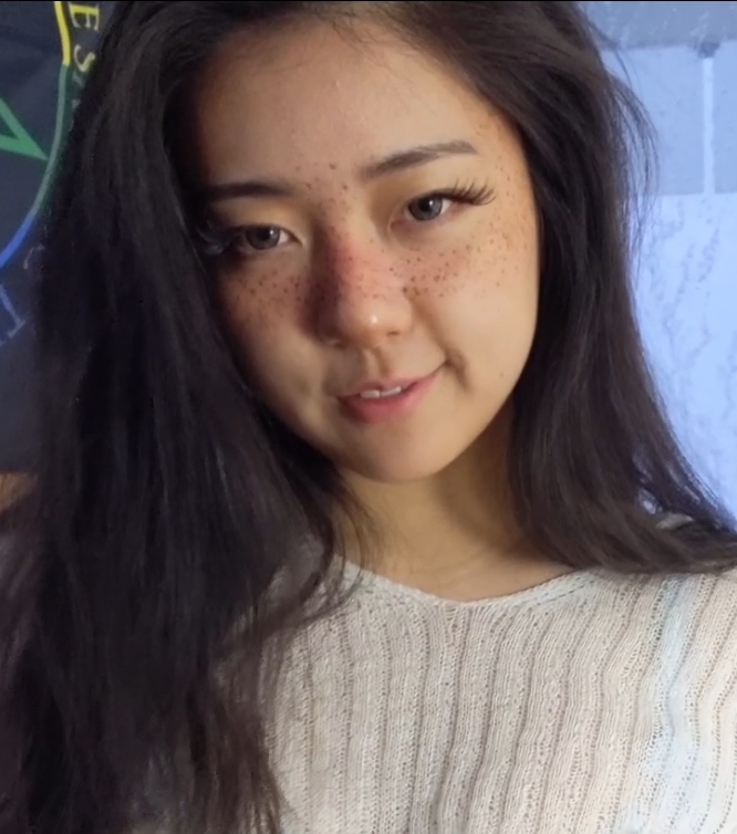 [自行打包] 【全網精品福利】爆贊雙馬尾！Onlyfans可愛肉肉JK亞裔『k... [4v+1.1g][百度盘]