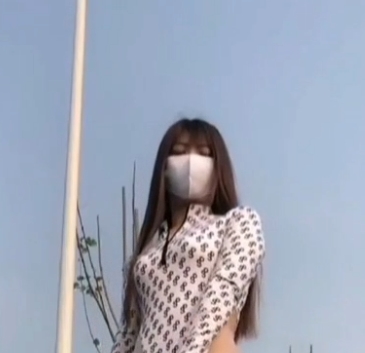 柚柚琪宝：高端定制热舞，20V/2.25G长视频尽显优质身材