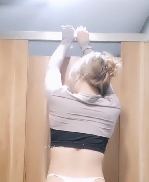 健身房妹子 翘臀桃桃555v284g