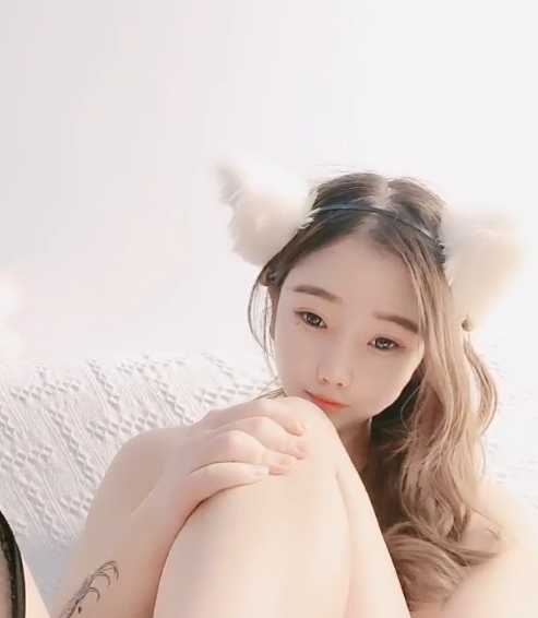 小耳朵美女视频合集:14V高清画质,16.7G精彩内容,值得收藏!