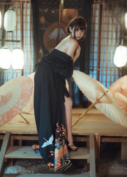 网红Coser奈汐酱超高人气稀缺资源合集1V未知，颜值美女散播