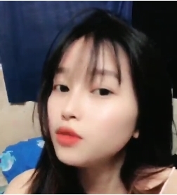 真实白嫩学妹自娱自乐最新合集1V0.5G，校园日常