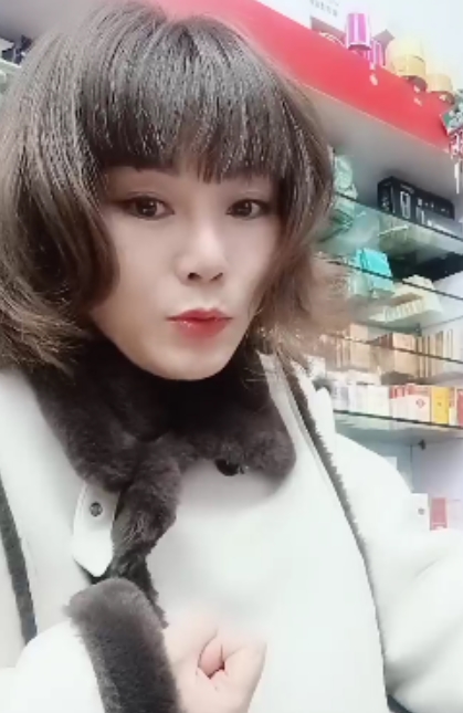 推特肥姐卖货搭讪乖乖女闪现合集155V86.6G太诱人