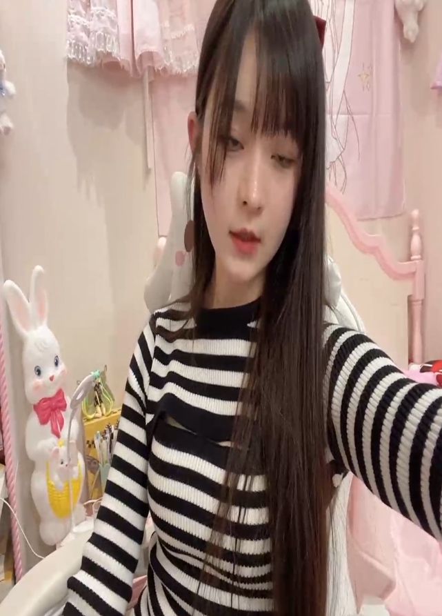 蔡小熊会员福利斗鱼主播13.3G56部太撩人了