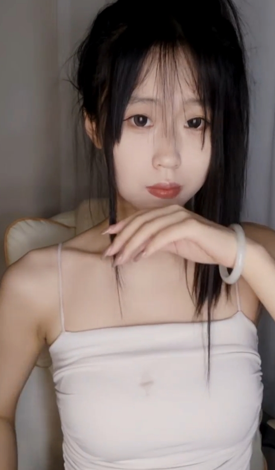 校花小羊抖舞大集325v137.3G丰乳颤浪