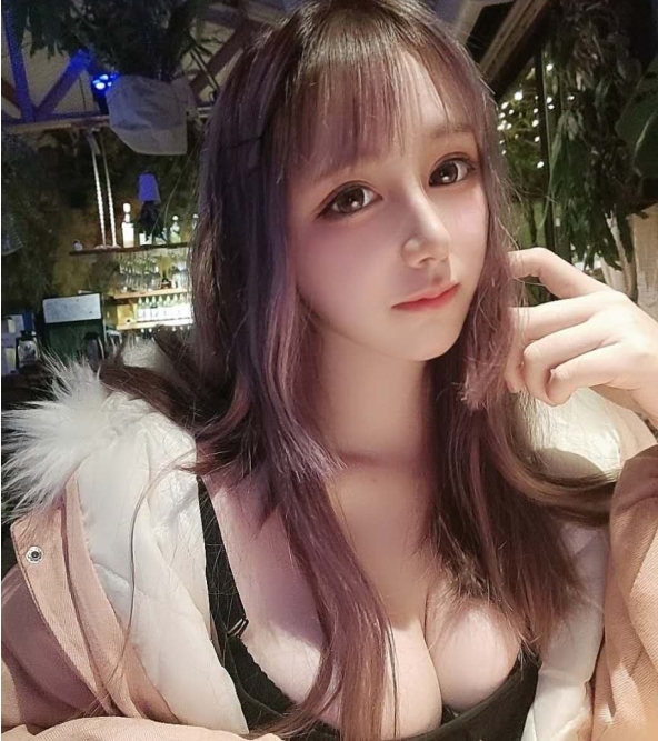 INS甜妹miko巨兔合集98部86G这谁顶得住