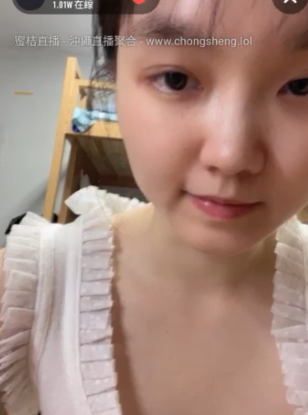 宿舍门小桃深夜表演10部19G热血沸腾