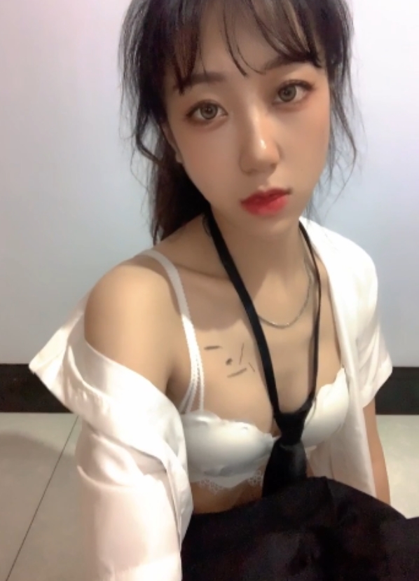 推特一少举牌露脸定制视频398部15.7G珍藏版