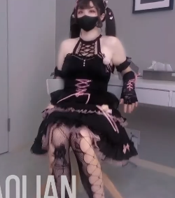 推特鸡教练超润黑丝舞蹈1V383M湿漉漉