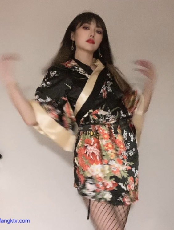 推特一少举牌露脸定制视频398部15.7G珍藏版