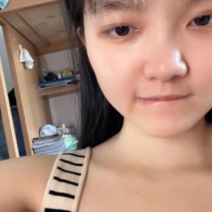 宿舍门小桃深夜表演10部19G热血沸腾