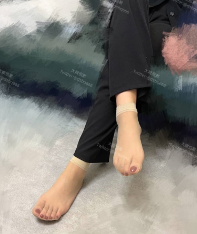 大嫂黑丝足系列私人合集58部27G绝顶