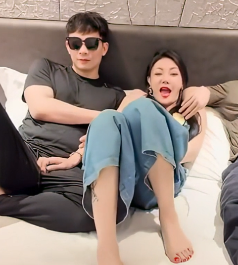 大象传媒DY010朋友女友秘密交流2.11GB珍藏版