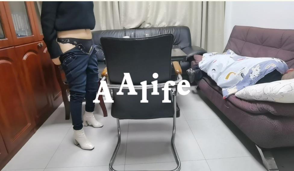 某推火爆优质成熟妻子系列《aalife》最新完整合集