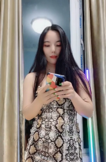 蜜桃大美美花椒热舞合集15V2.3G娇躯扭动太诱人
