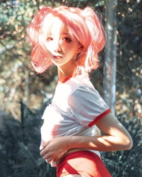 OnlyFans阿薰kaOri35套私拍视频32.8G嫩得