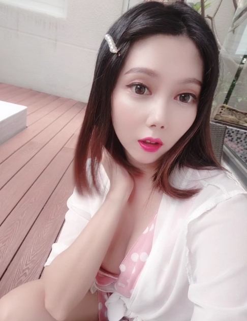 onlyfans骚猫mooncat撩人私拍275P350V9.26G欲罢不能
