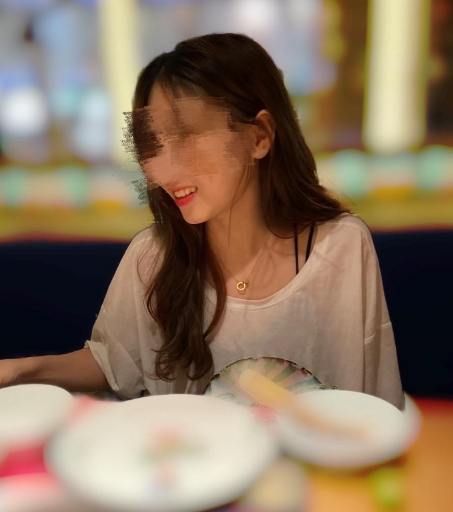 2.26G迷人小嫂私密视频5部网盘展示绝美身材