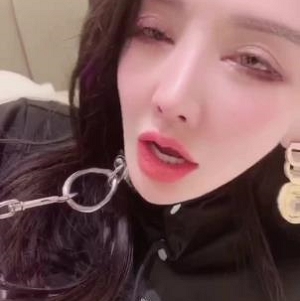 潘娇娇秀人网乖乖女变身核弹身材合集31V270P6.7G